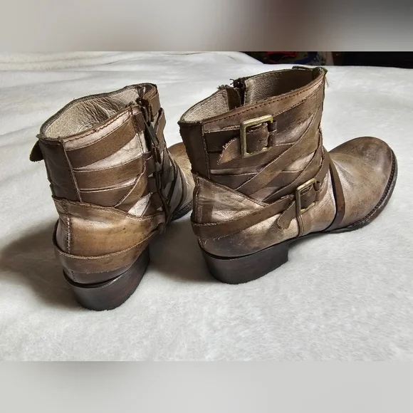 Freebird Brown Ankle Boots - Picture 4 of 11